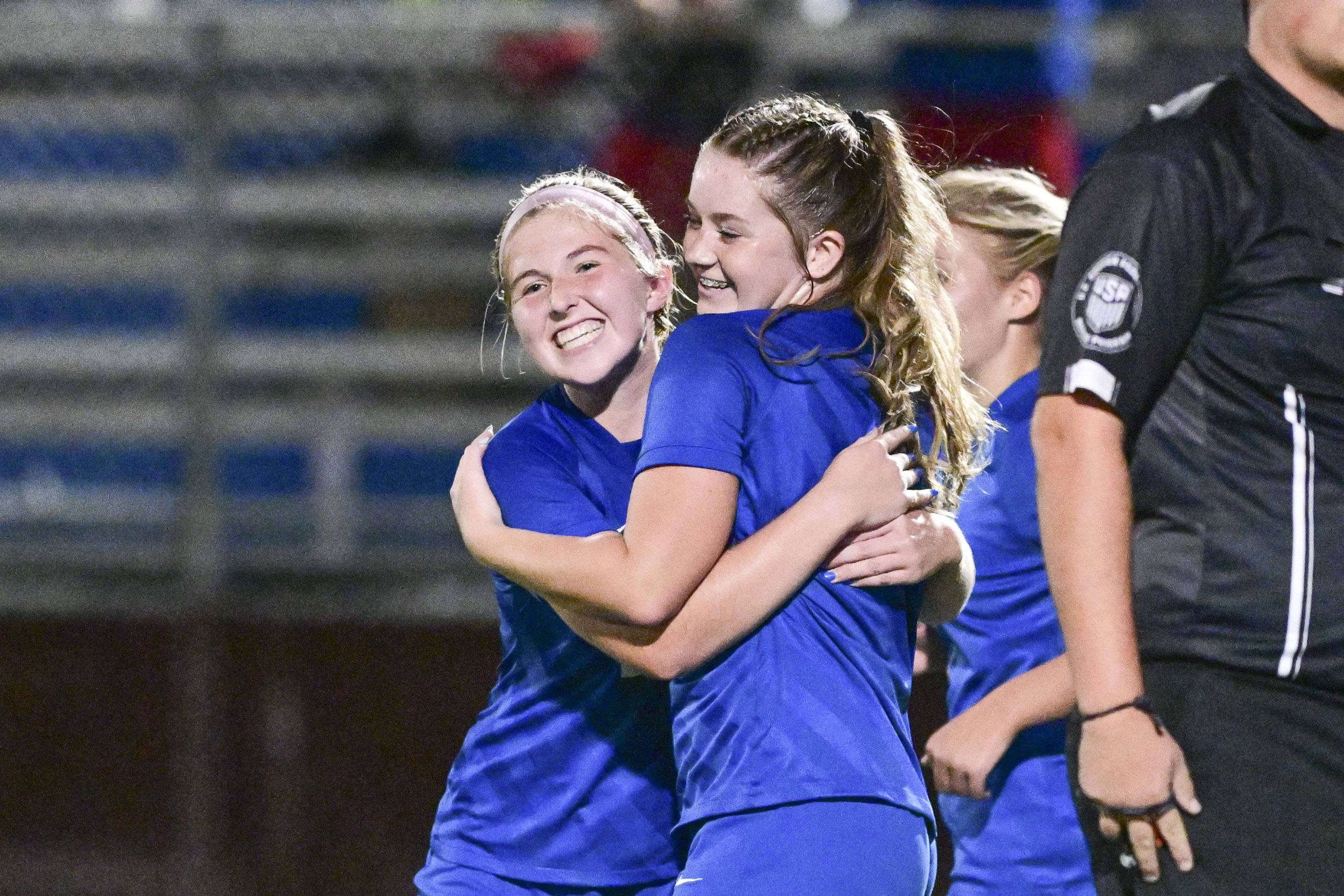 Morgantown girls handle Wheeling Park 4-0 to capture section championship